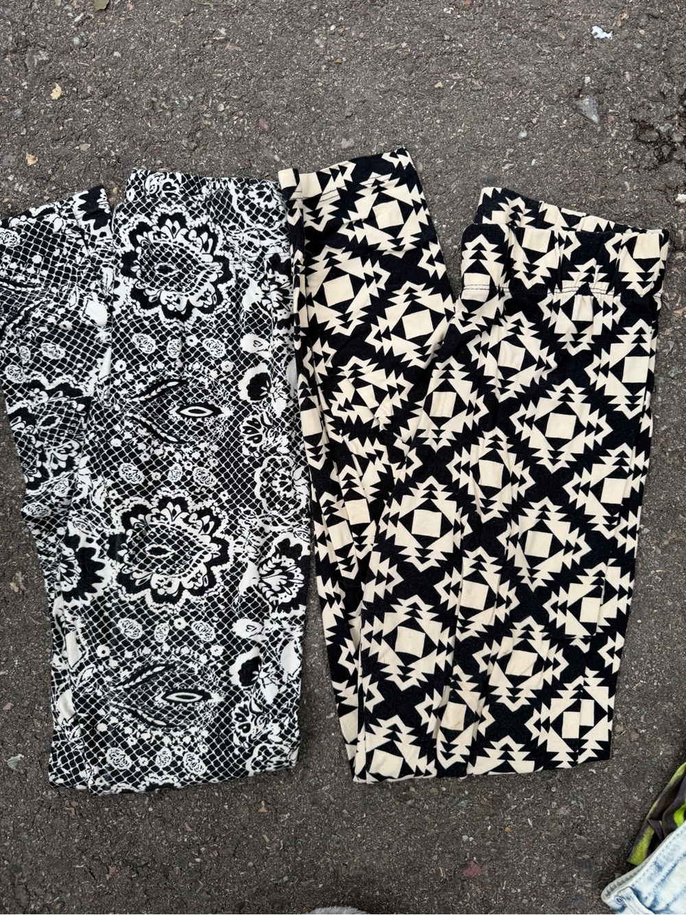 Black & Cream Aztec-Print Women's Pants